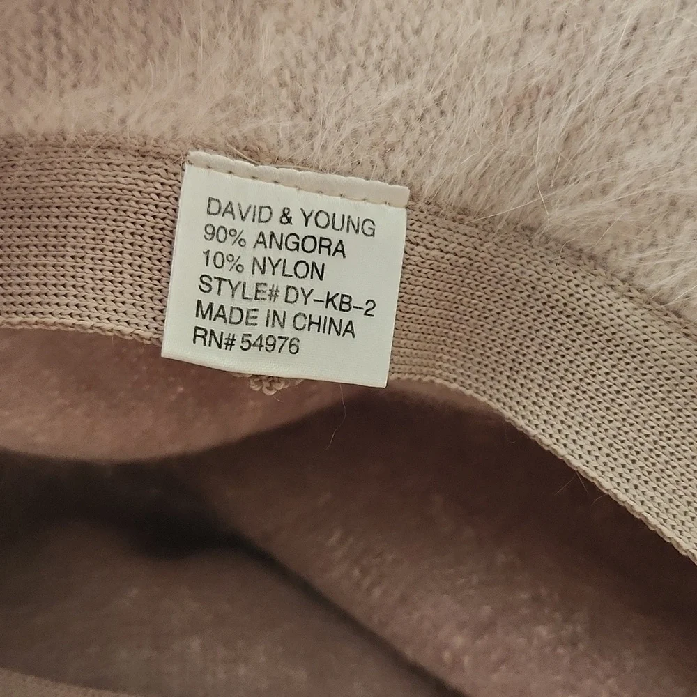 NWOT David & Yung cream angora bucket hat